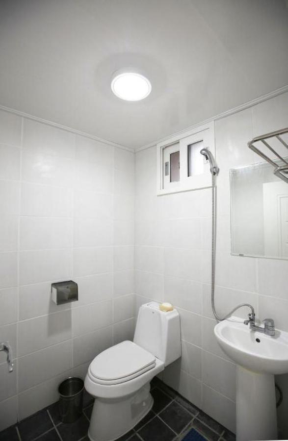 Ian Guesthouse Чеджу Екстериор снимка